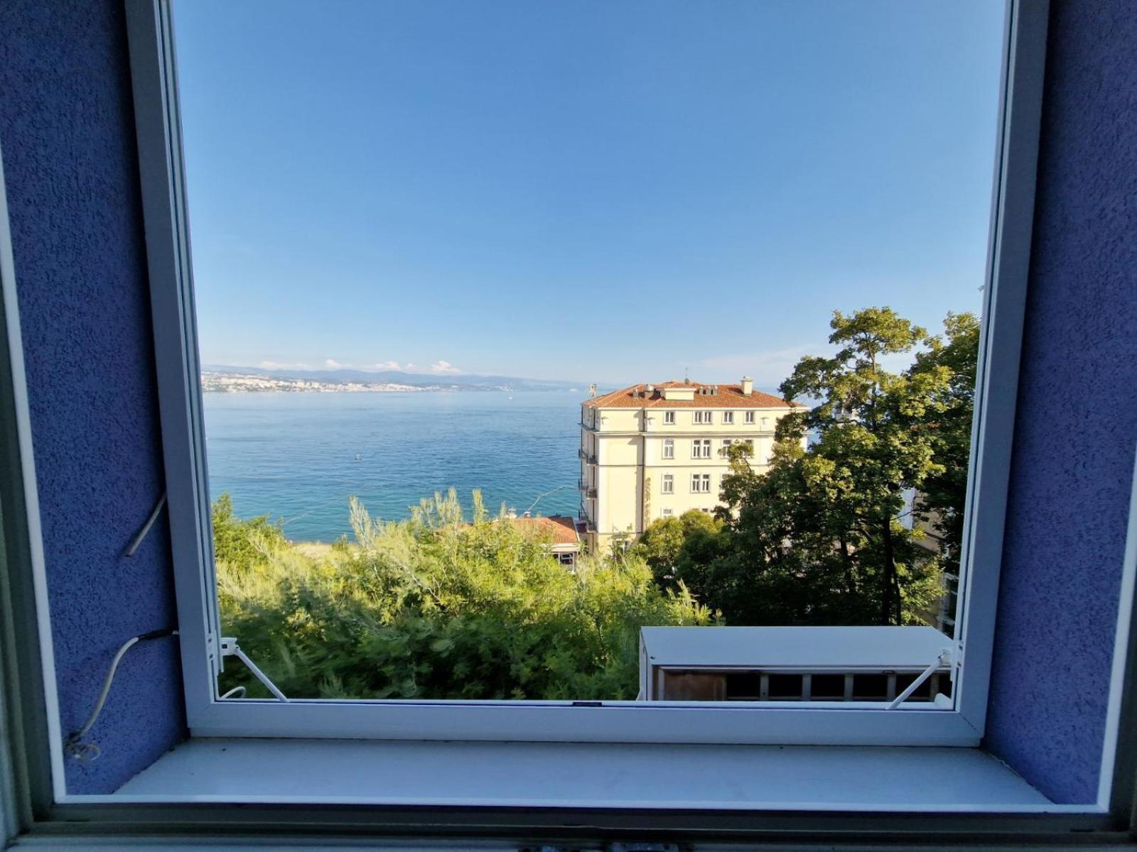 Apartment Near Beach With Sea View Opatija Bagian luar foto