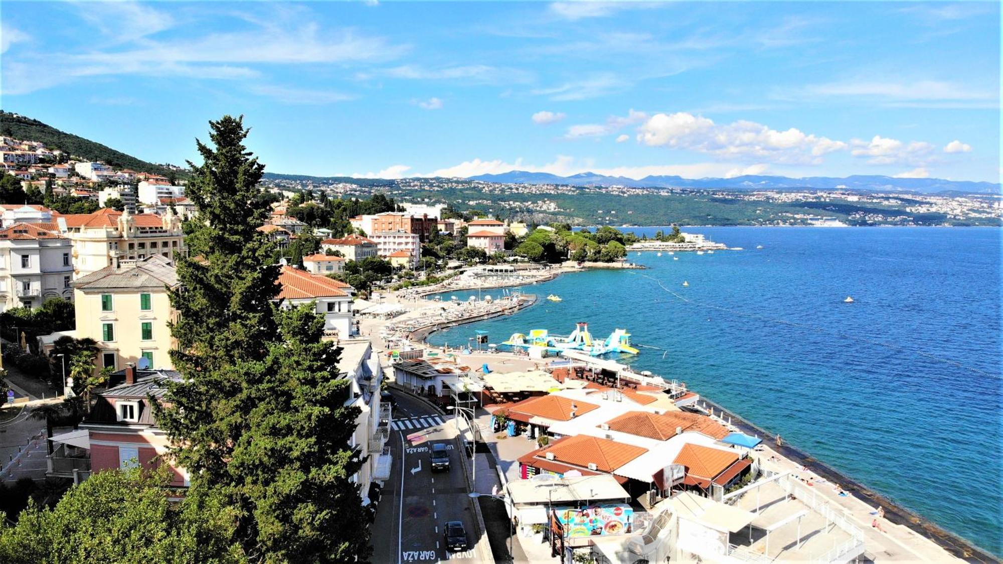 Apartment Near Beach With Sea View Opatija Bagian luar foto